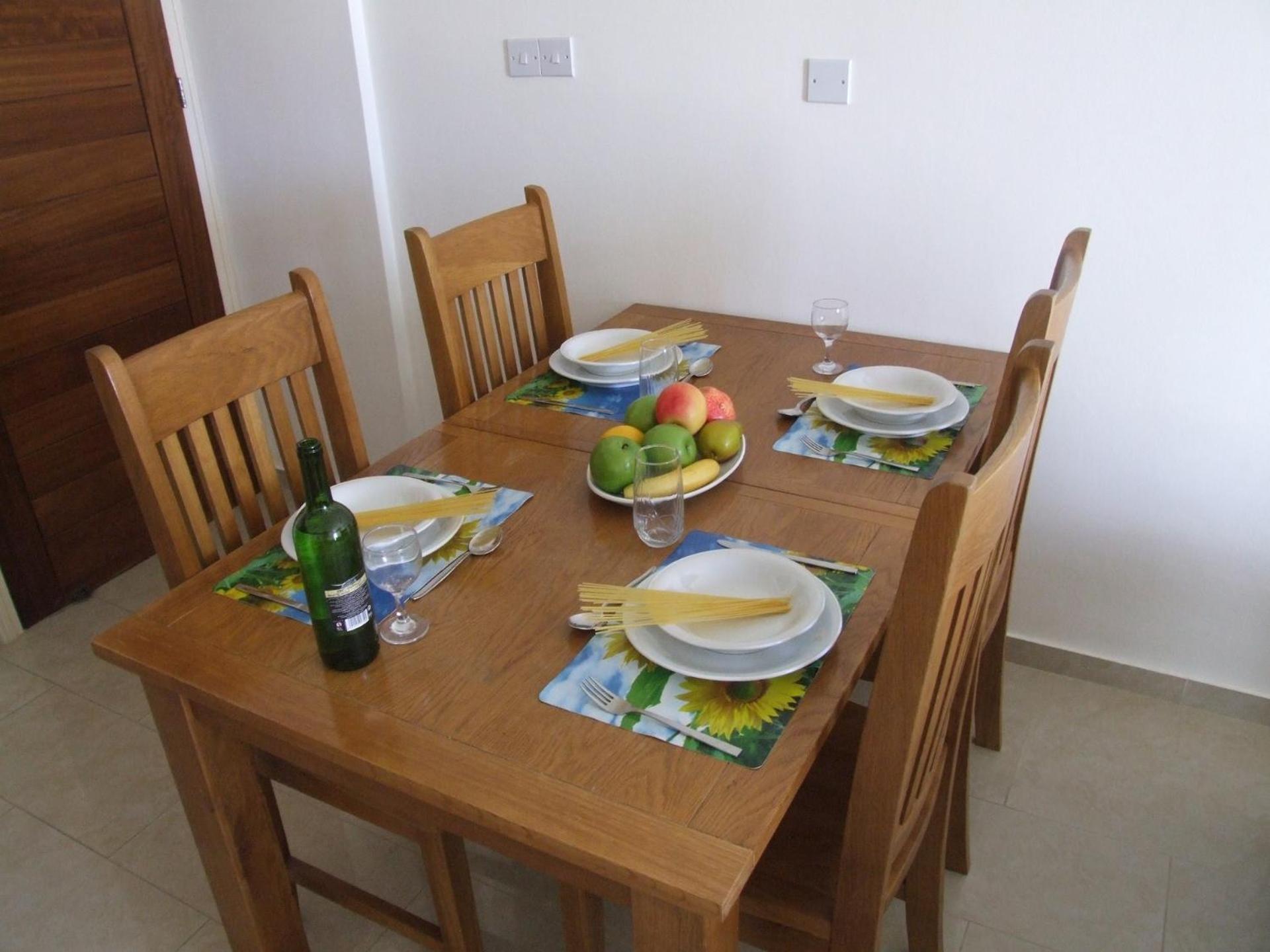 Floor 2 Bedroom E101, 3 Pools, Sea View, Free Wifi Apartment