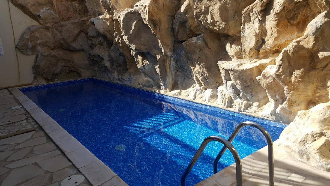 Floor 2 Bedroom E101, 3 Pools, Sea View, Free Wifi Apartment *