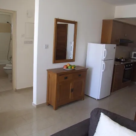 Top Floor 2 Bedroom Apartment E101, 3 Pools, Sea View, Free Wifi Peyia Exterior photo