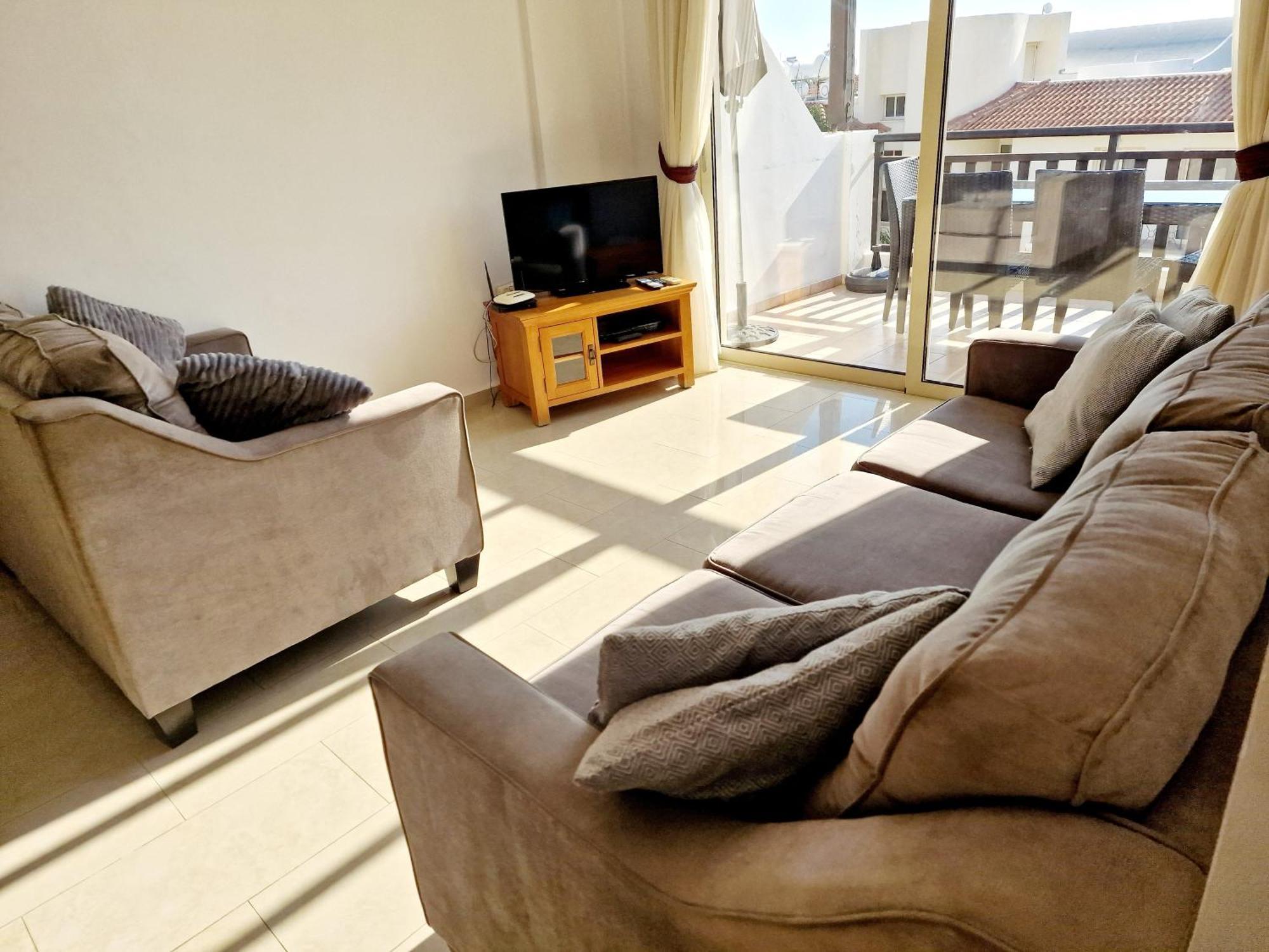Floor 2 Bedroom E101, 3 Pools, Sea View, Free Wifi Appartement Peyia